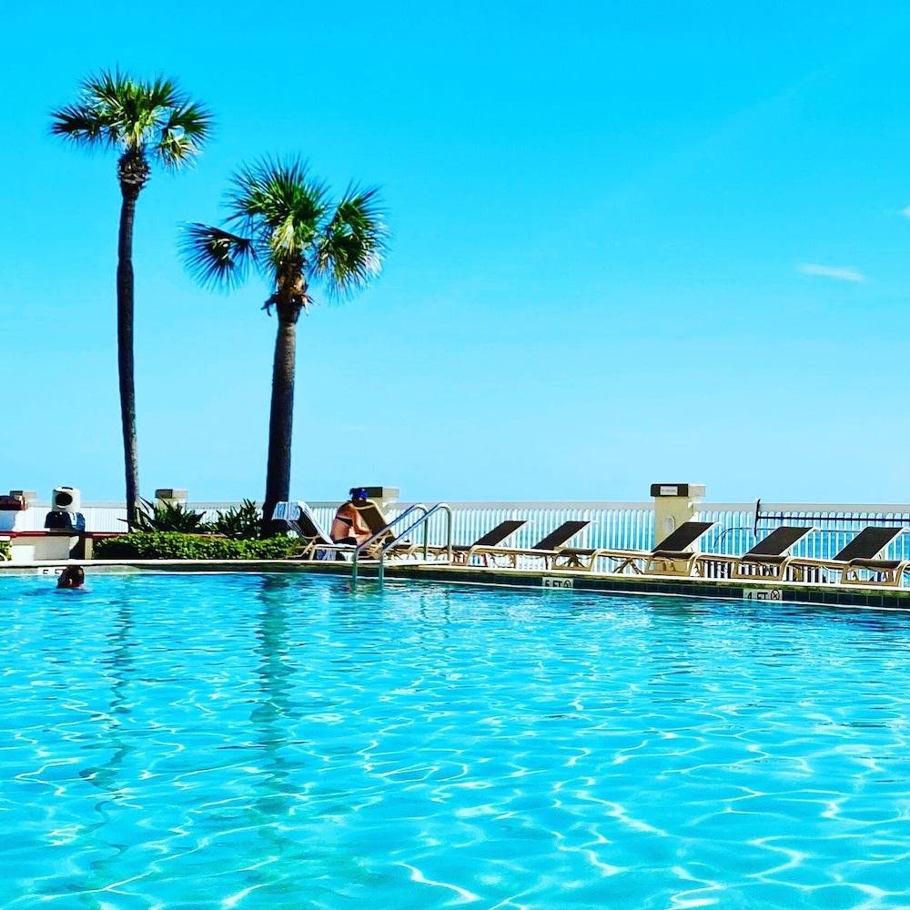 Aparthotel Daytona Oceanfront Condostudio 3*